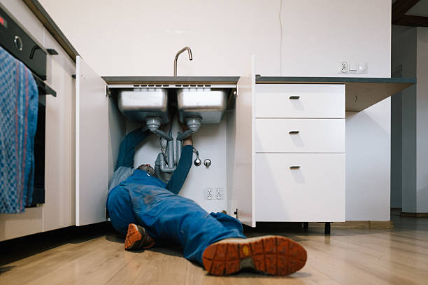 Professional Leak Detection technician working in Washington, OK
